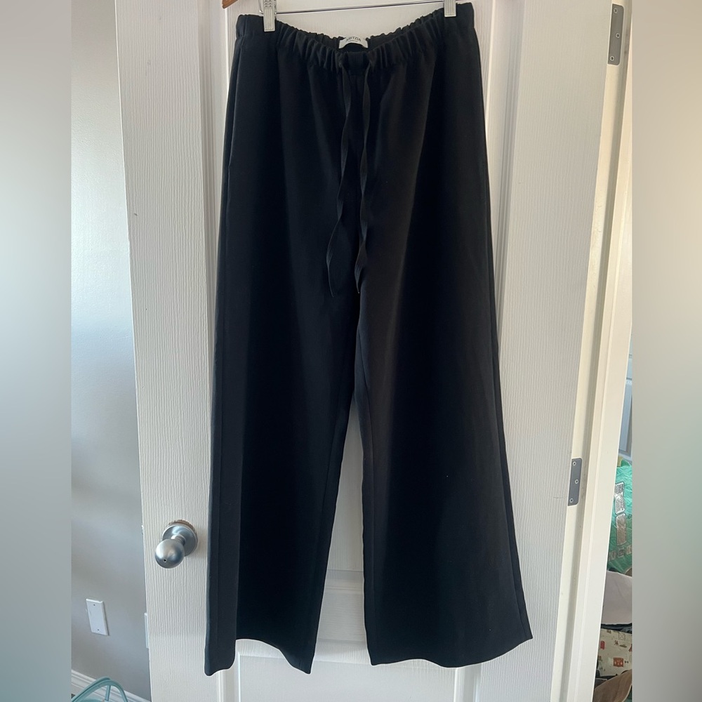 Aritzia Lodge Straight leg Black Crepe-Waist Drawstring Pants - regular length